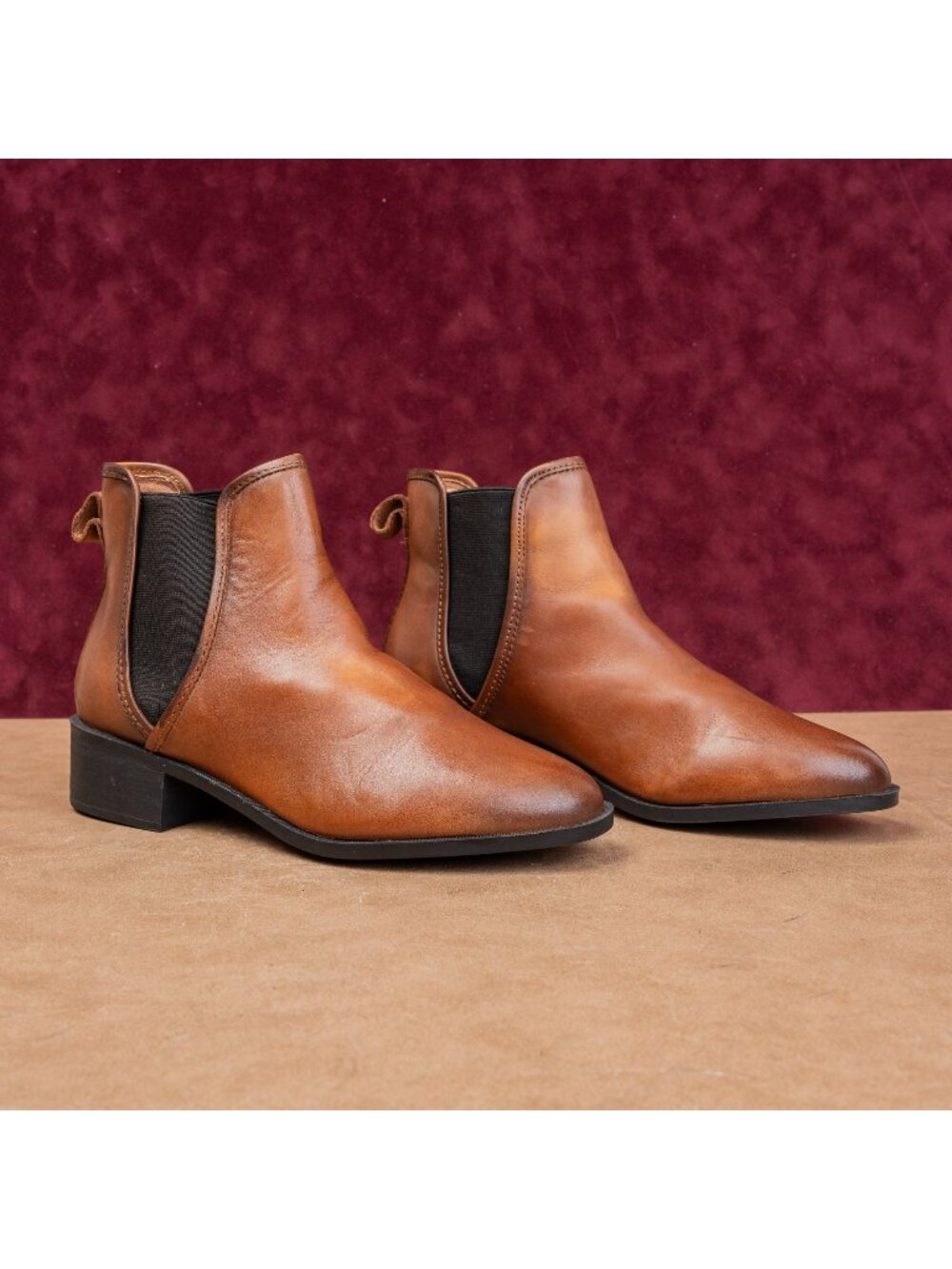 Steve Madden Women Dares Cognac Leather Elastic Panel Ankle Chelsea Boots sz 8.5